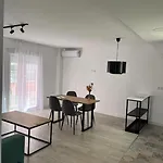 Aparthotel Chloe Trg 3*